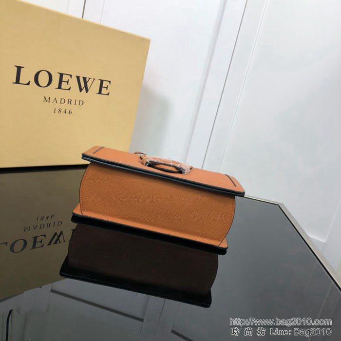 LOEWE羅意威 Barcelona 荔枝紋三角包 小牛皮肩背斜挎包 雜誌爆款 0158荔枝紋  jdl1219